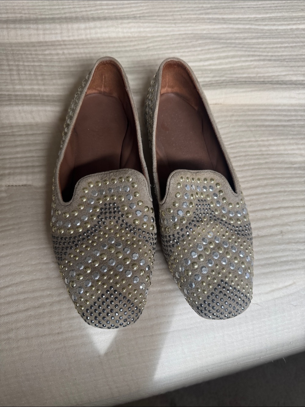 Donald Pliner size 7 Embellished Women’s Slip-On Flats loafers in Taupe